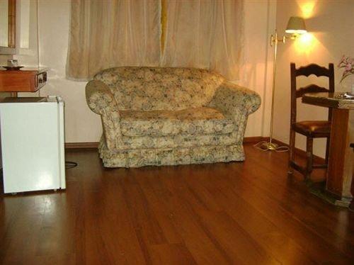 Reinales Plaza Hotel