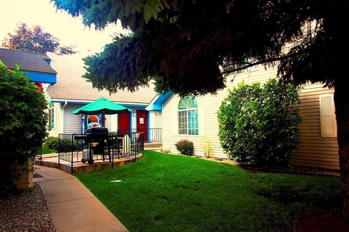Turning Leaf Furnished Townhomes