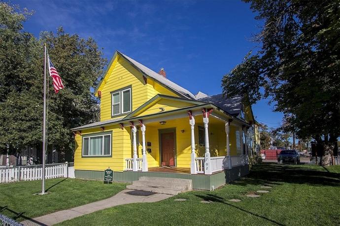 Maple Leaf Manor Furnished Apartments