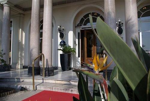Hotel Le Royal Promenade des Anglais