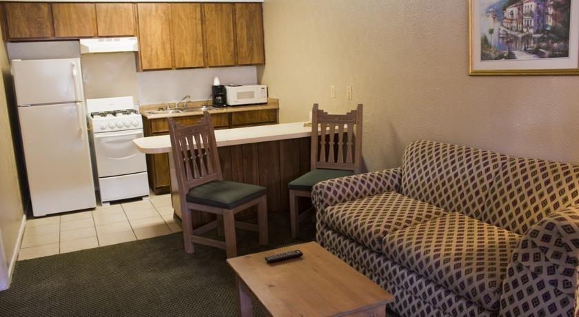 Fiesta Inn & Suites