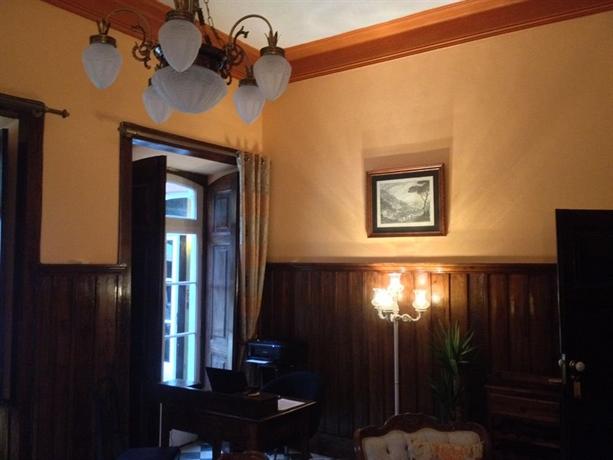 Chalet Relogio Guesthouse