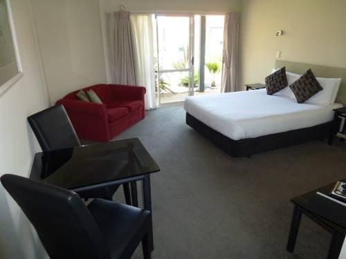 Pacific Coast Motor Lodge