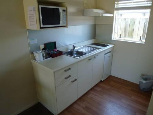 Pacific Coast Motor Lodge