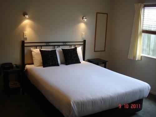 Pacific Coast Motor Lodge
