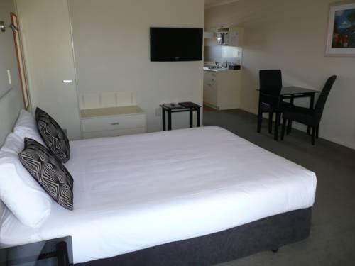 Pacific Coast Motor Lodge
