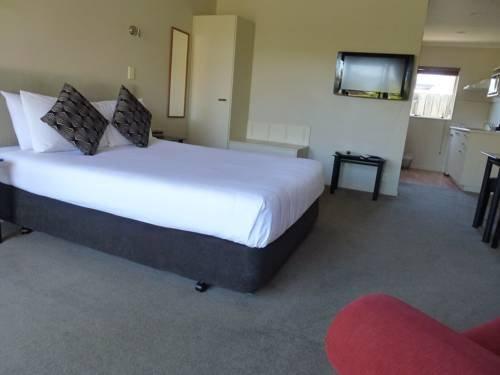Pacific Coast Motor Lodge