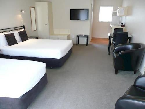 Pacific Coast Motor Lodge