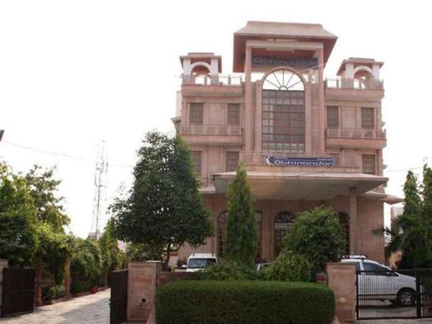 Hotel Abhinandan