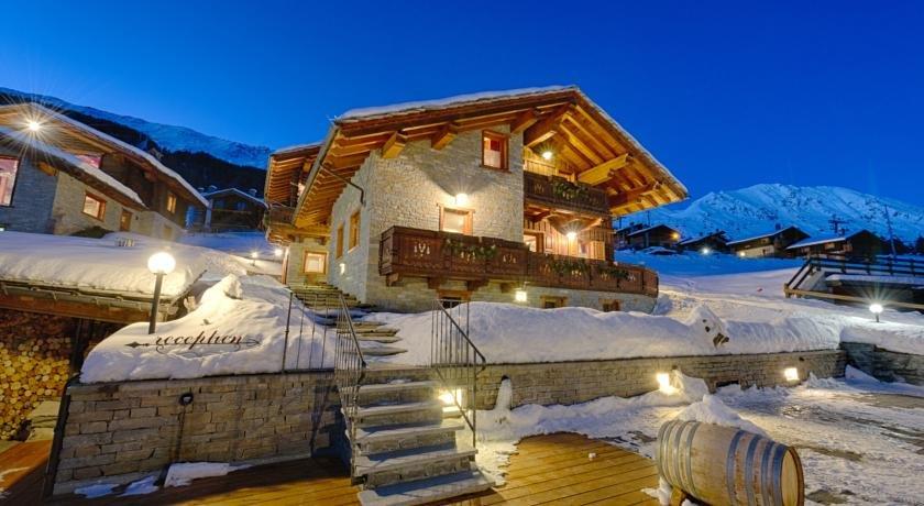 Residence Lo Peyo Antagnod Pian Pera Ski Lift Italy thumbnail