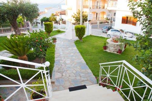 Erato Apartments Petalidi