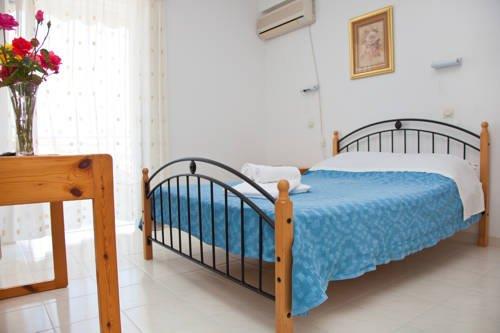 Erato Apartments Petalidi