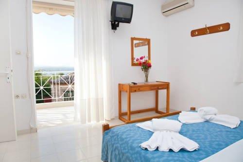 Erato Apartments Petalidi