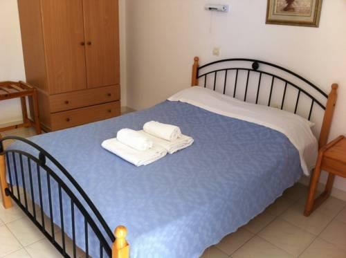 Erato Apartments Petalidi
