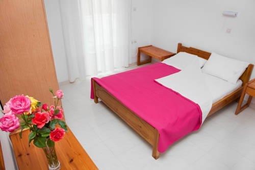 Erato Apartments Petalidi
