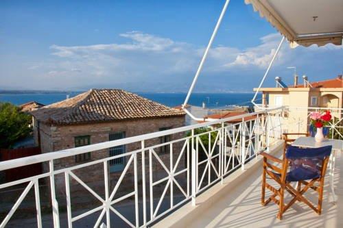 Erato Apartments Petalidi