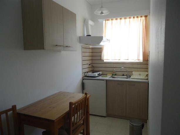 Erato Apartments Petalidi