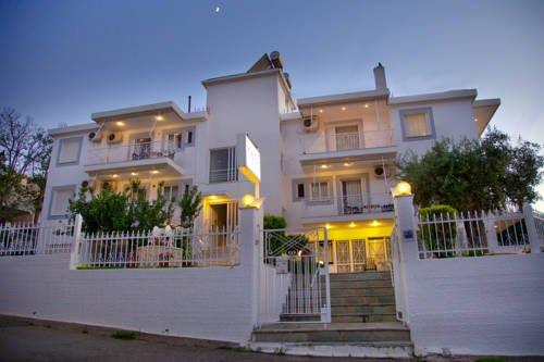 Erato Apartments Petalidi