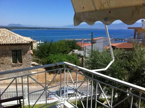 Erato Apartments Petalidi