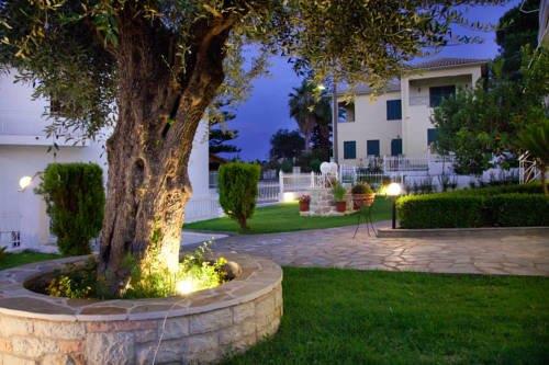 Erato Apartments Petalidi