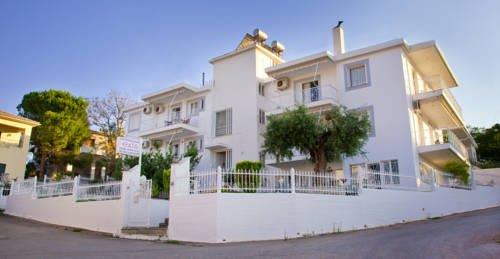 Erato Apartments Petalidi