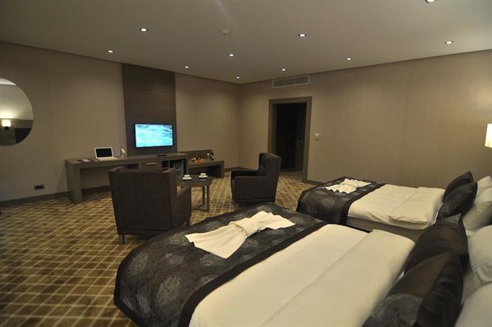Hilly Hotel