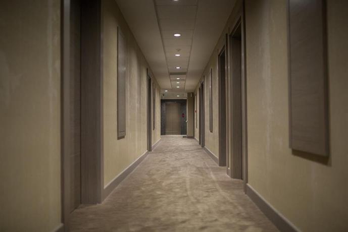 Hilly Hotel