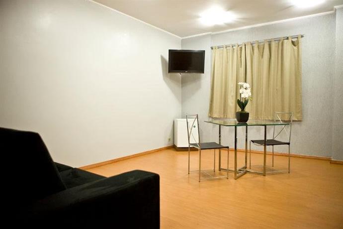 Carillon Plaza Hotel