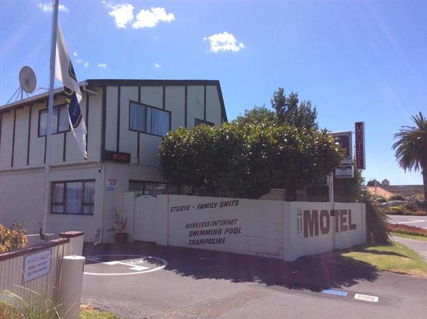 ASURE Kapiti Court Motel Golf Tech Driving Range New Zealand thumbnail