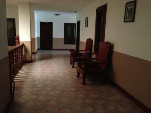 Lily Hotel