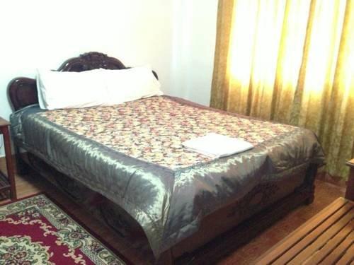 Lily Hotel