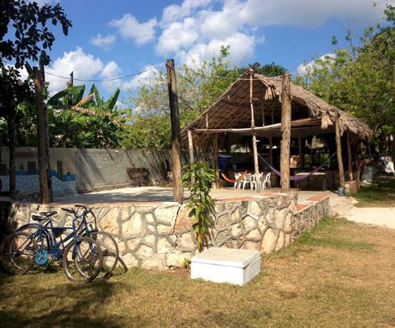 Yaxche Centro Hostal y Camping