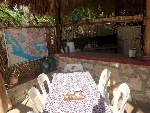Yaxche Centro Hostal y Camping