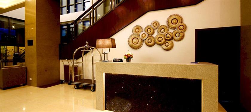 Mandarin Plaza Hotel