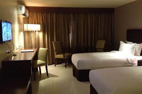 Mandarin Plaza Hotel