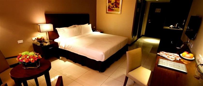 Mandarin Plaza Hotel