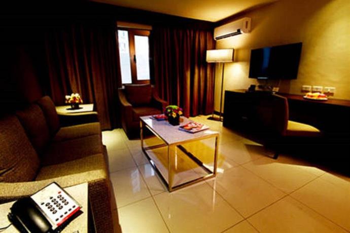 Mandarin Plaza Hotel