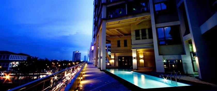 Mandarin Plaza Hotel