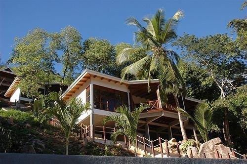 Villas de Jardin Port Launay Marine National Park Seychelles thumbnail
