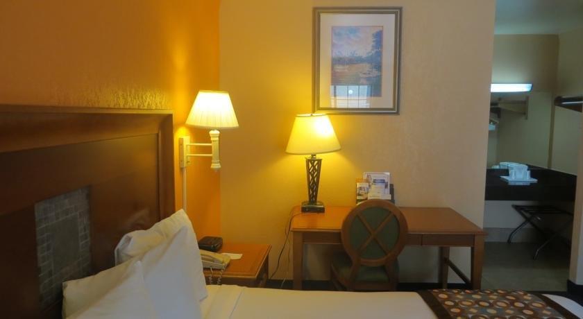 Americas Best Value Inn Austin