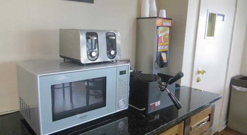 Americas Best Value Inn Austin