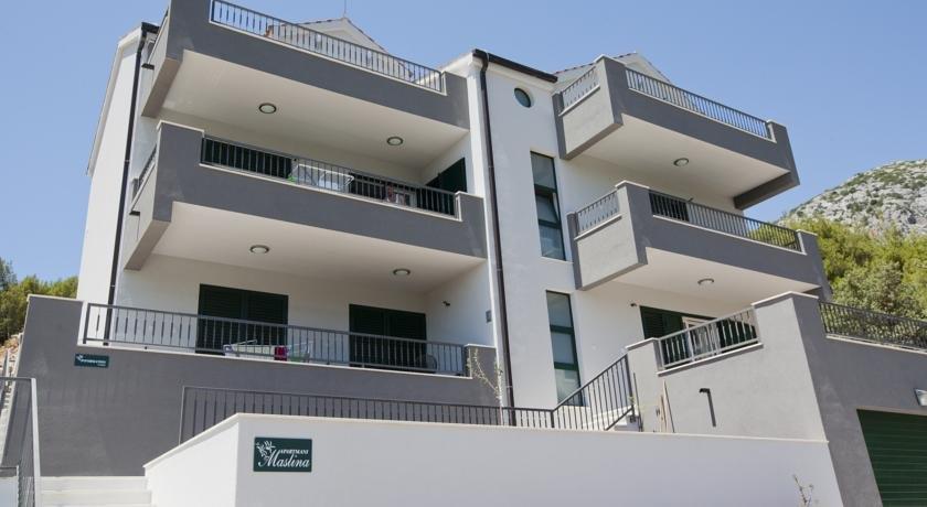 Apartments Maslina Milna