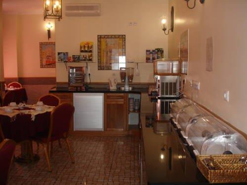 Grande Pensao Residencial Alcobia