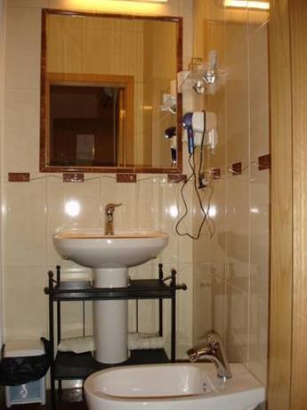 Grande Pensao Residencial Alcobia