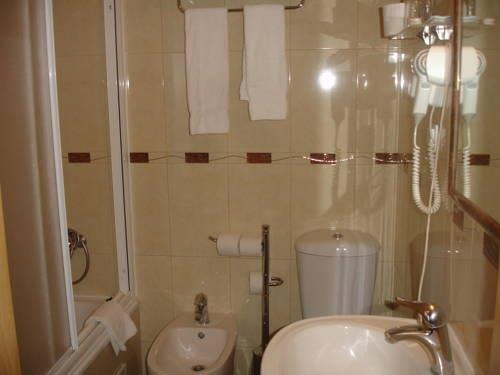 Grande Pensao Residencial Alcobia