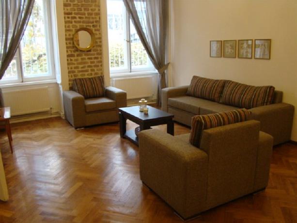 Apartment On Tabidze 3/5