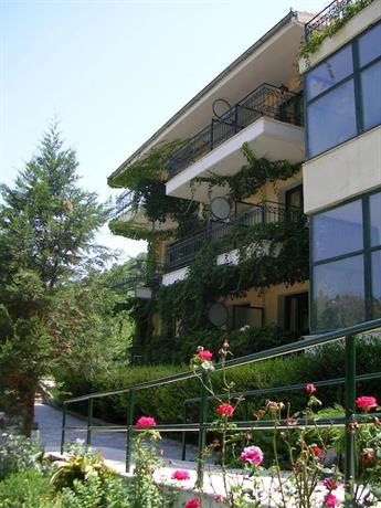 Agriani Hotel