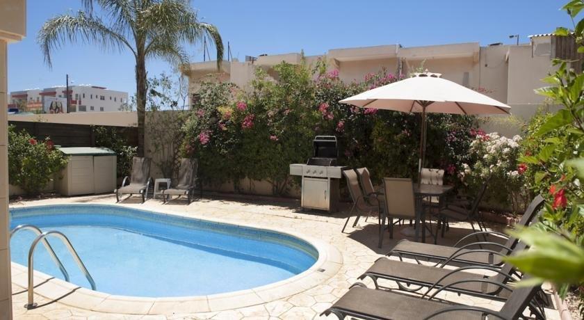 Villa Oscar Protaras