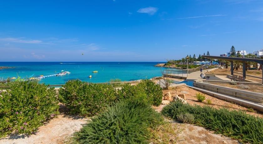 Villa Oscar Protaras