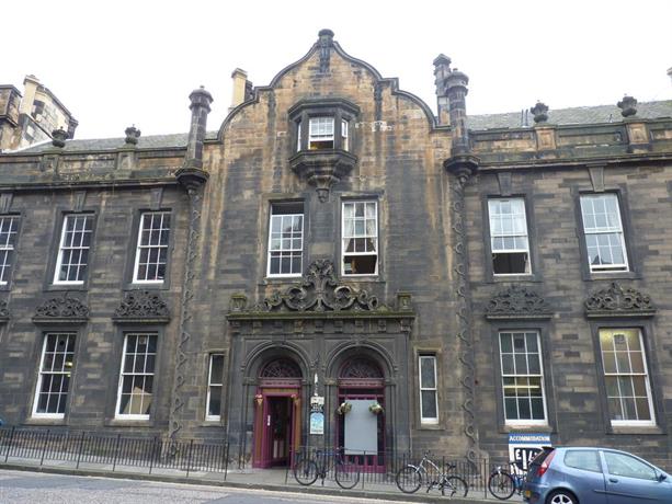 Castle Rock Hostel - Adult Only